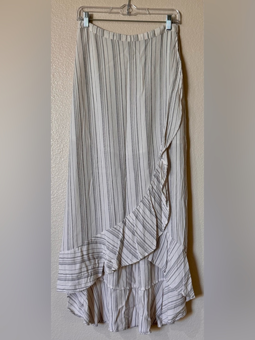 American Eagle 100% Viscose Tiered Ruffle High-Low Faux Wrap Skirt Cream Medium
